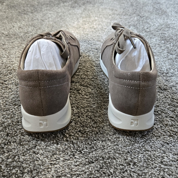 Revere Rusty Metallic Athens Lace Up Womens Sneaker NWB size 8 - Picture 6 of 13